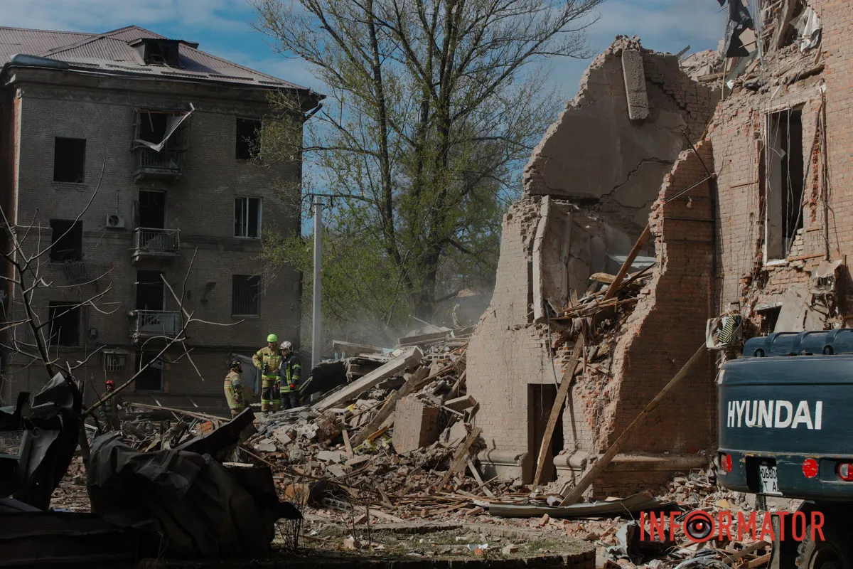 Комбінована атака на Дніпро 25 квітня: фото з місць атак 92