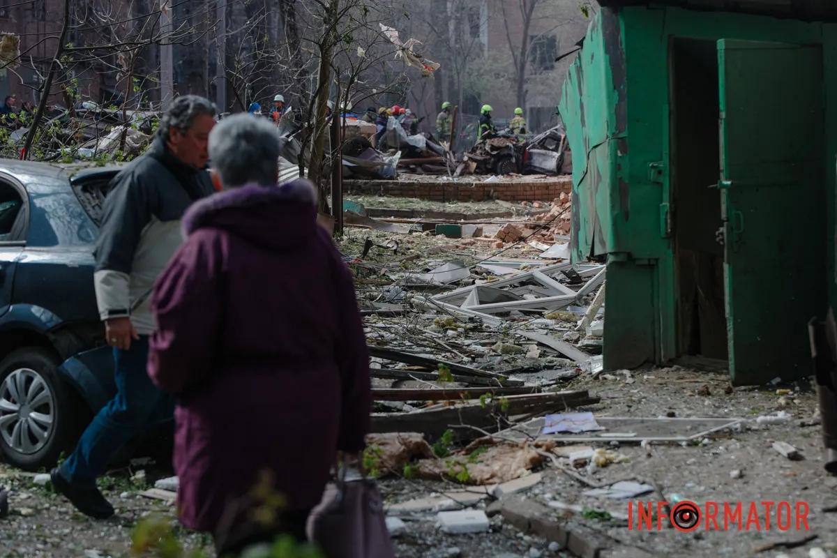 Комбінована атака на Дніпро 25 квітня: фото з місць атак 54