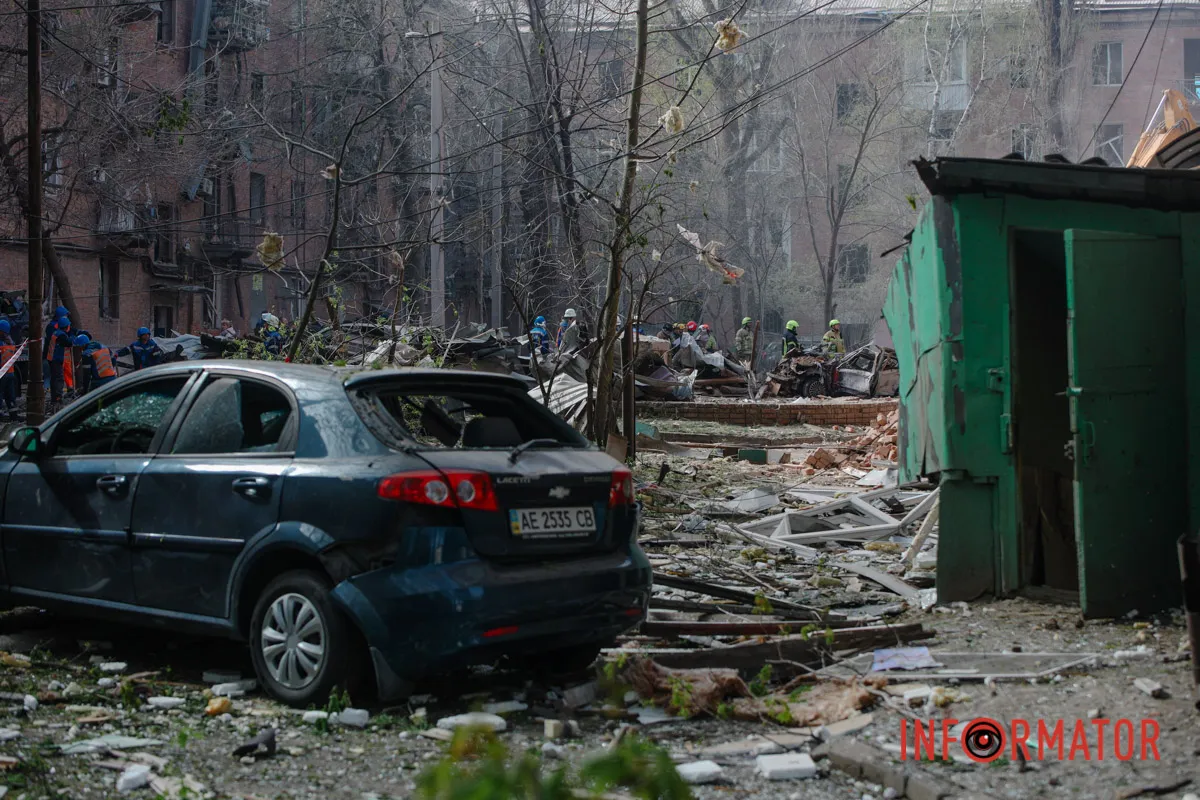 Комбінована атака на Дніпро 25 квітня: фото з місць атак 53
