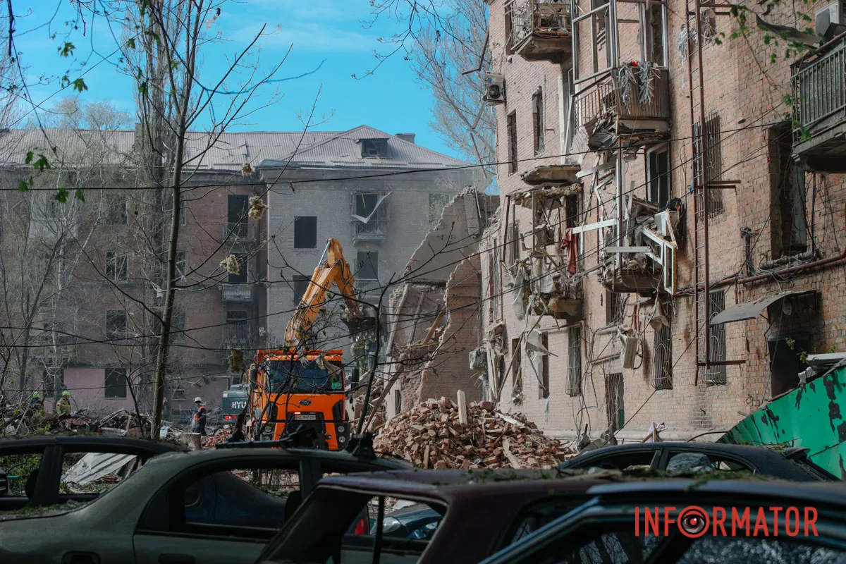 Комбінована атака на Дніпро 25 квітня: фото з місць атак 52