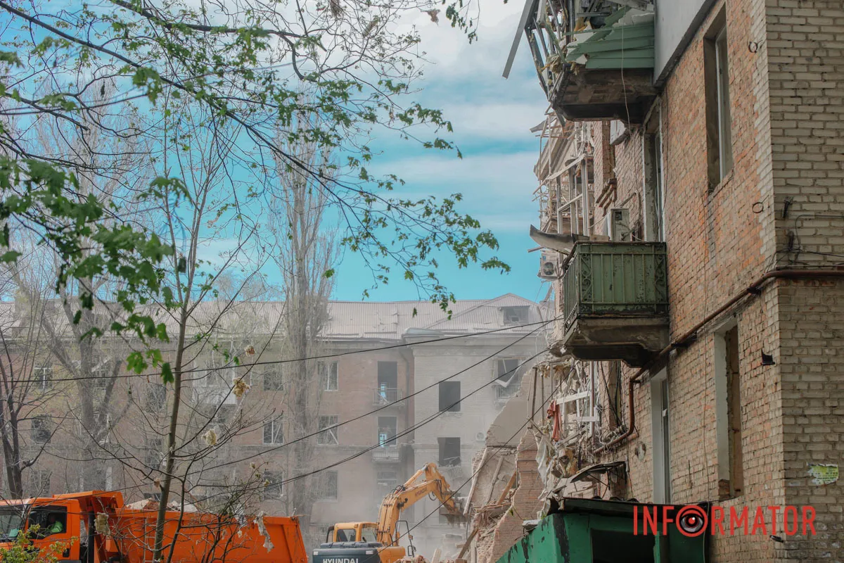 Комбінована атака на Дніпро 25 квітня: фото з місць атак 44