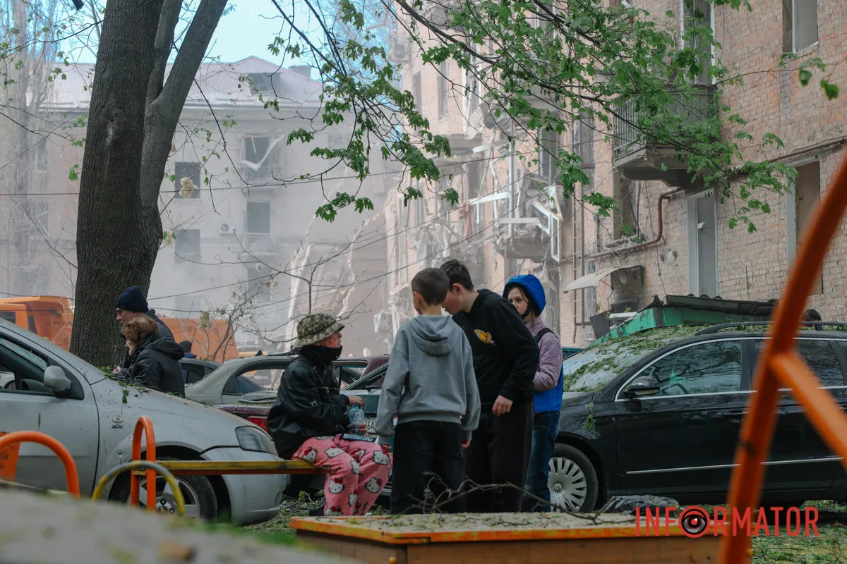 Комбінована атака на Дніпро 25 квітня: фото з місць атак 42