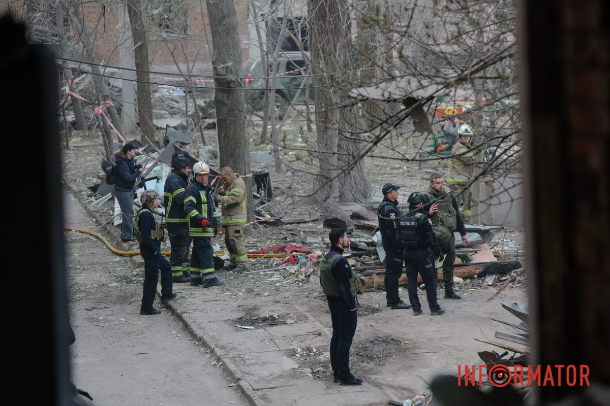 Комбінована атака на Дніпро 25 квітня: фото з місць атак 37