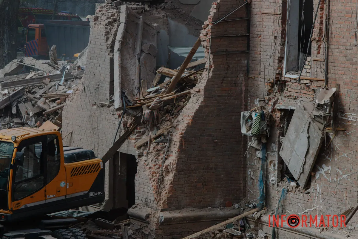 Комбінована атака на Дніпро 25 квітня: фото з місць атак 27