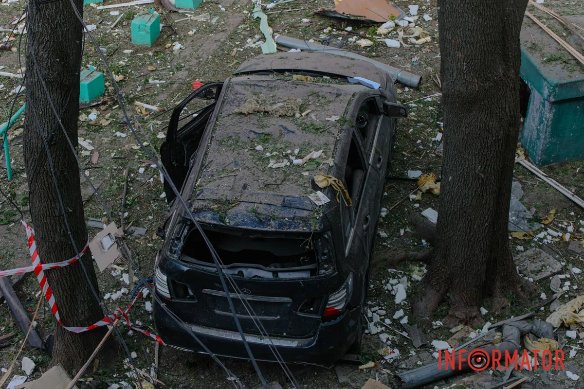 Комбінована атака на Дніпро 25 квітня: фото з місць атак 35