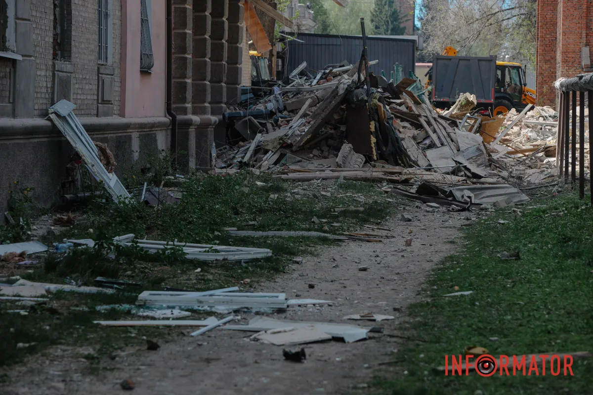 Комбінована атака на Дніпро 25 квітня: фото з місць атак 23