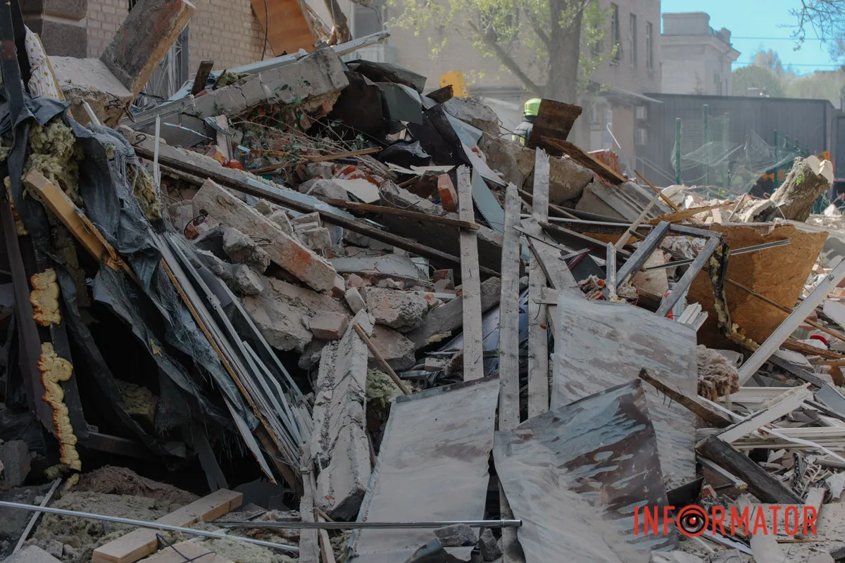 Комбінована атака на Дніпро 25 квітня: фото з місць атак 8