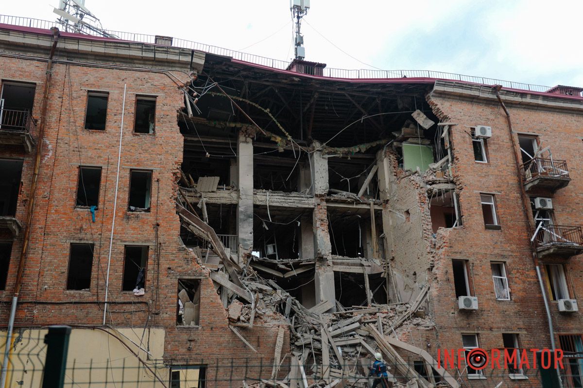 Після масованої нічної атаки росіяни повторно вдарили по житловому кварталу