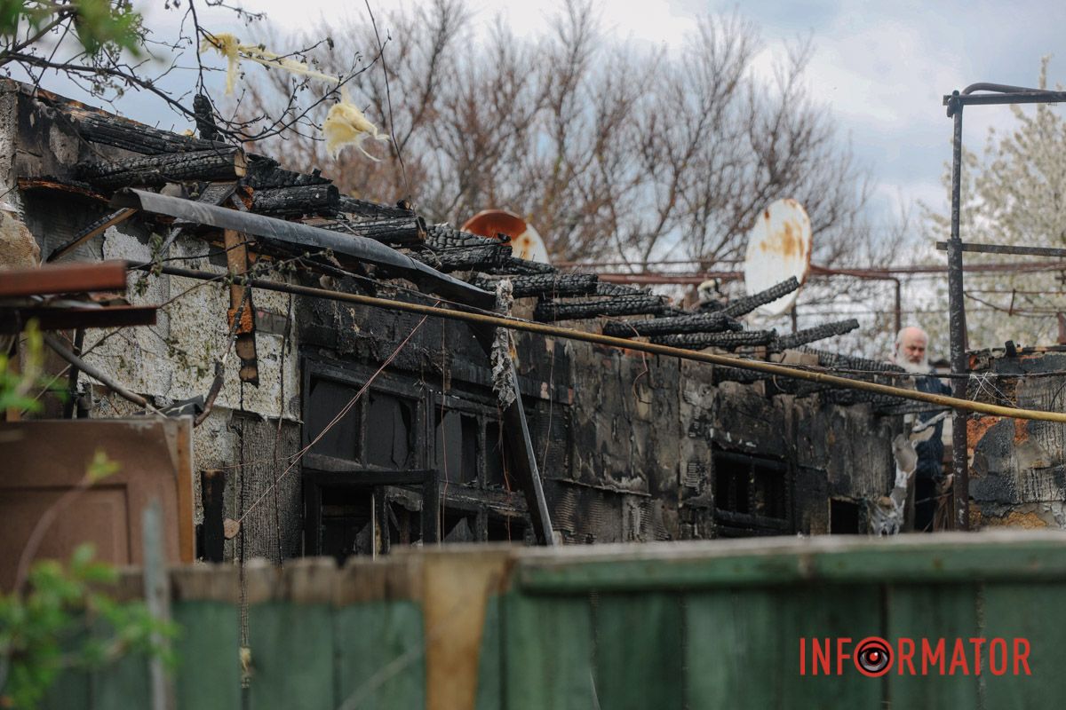 За словами родичів, господарі оселі отримали опіки і перебувають у лікарні