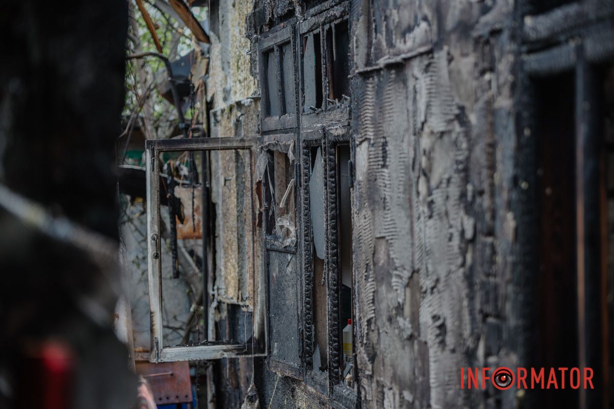 Руїни житла після удару