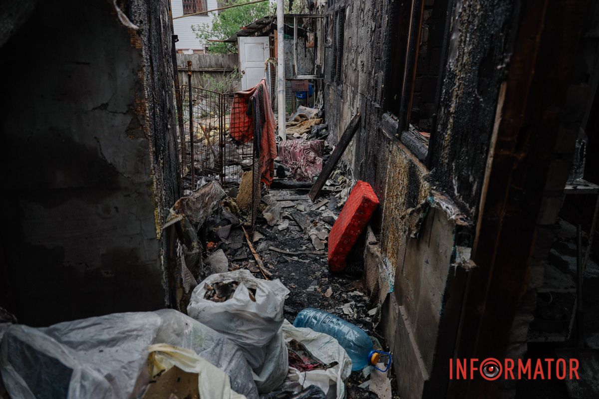 Сліди пожежі у дворі