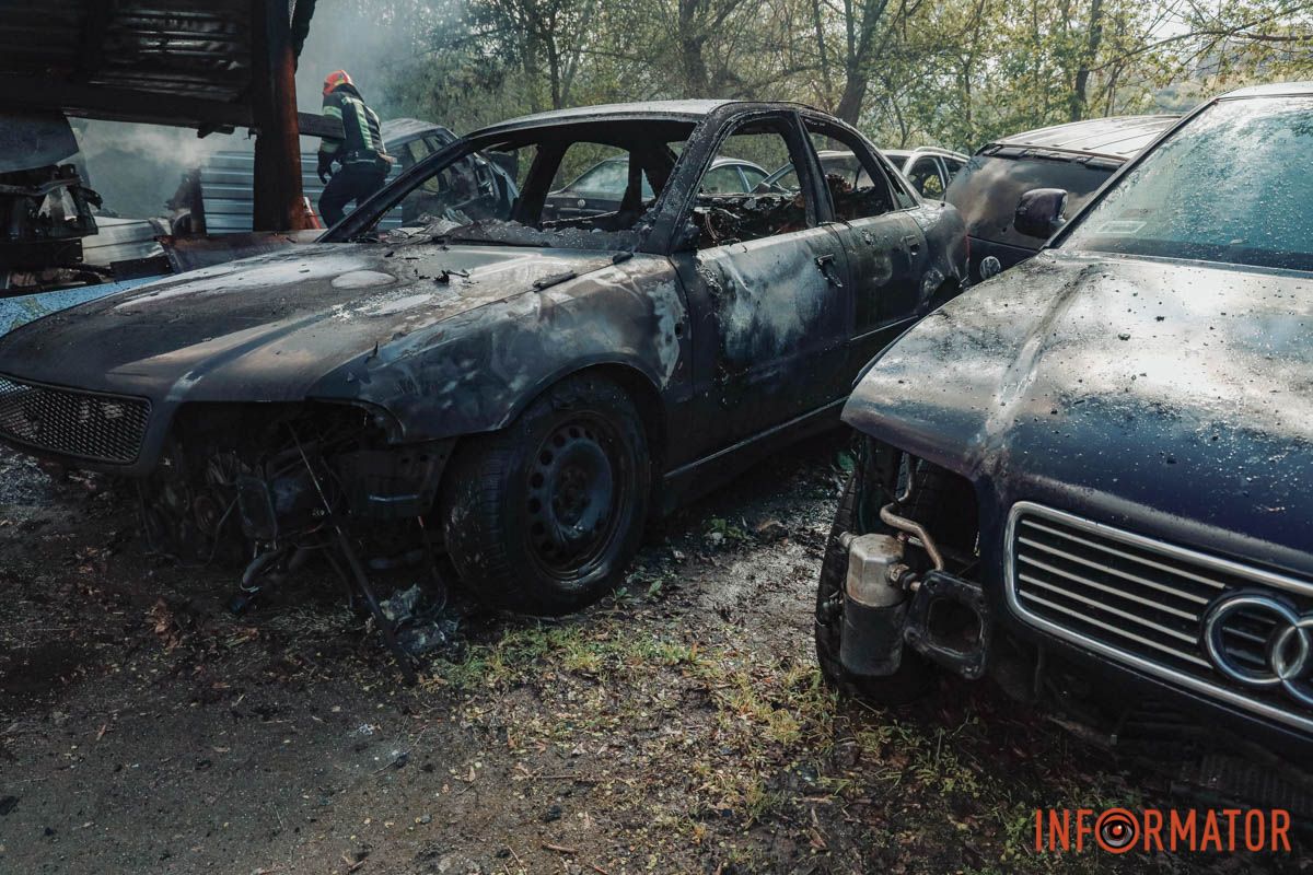 Сильное задымление над городом: в Днепре на Саксаганского горит СТО 16