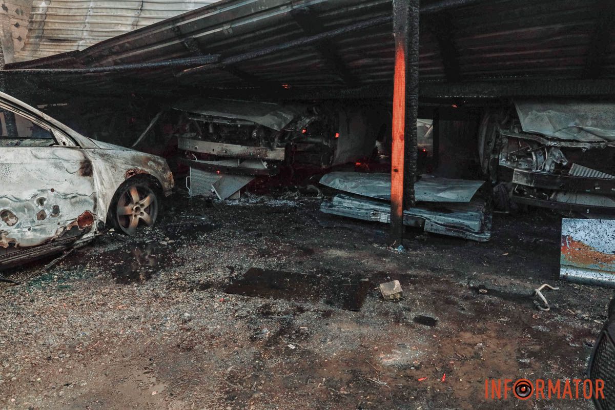 Сильное задымление над городом: в Днепре на Саксаганского горит СТО 19