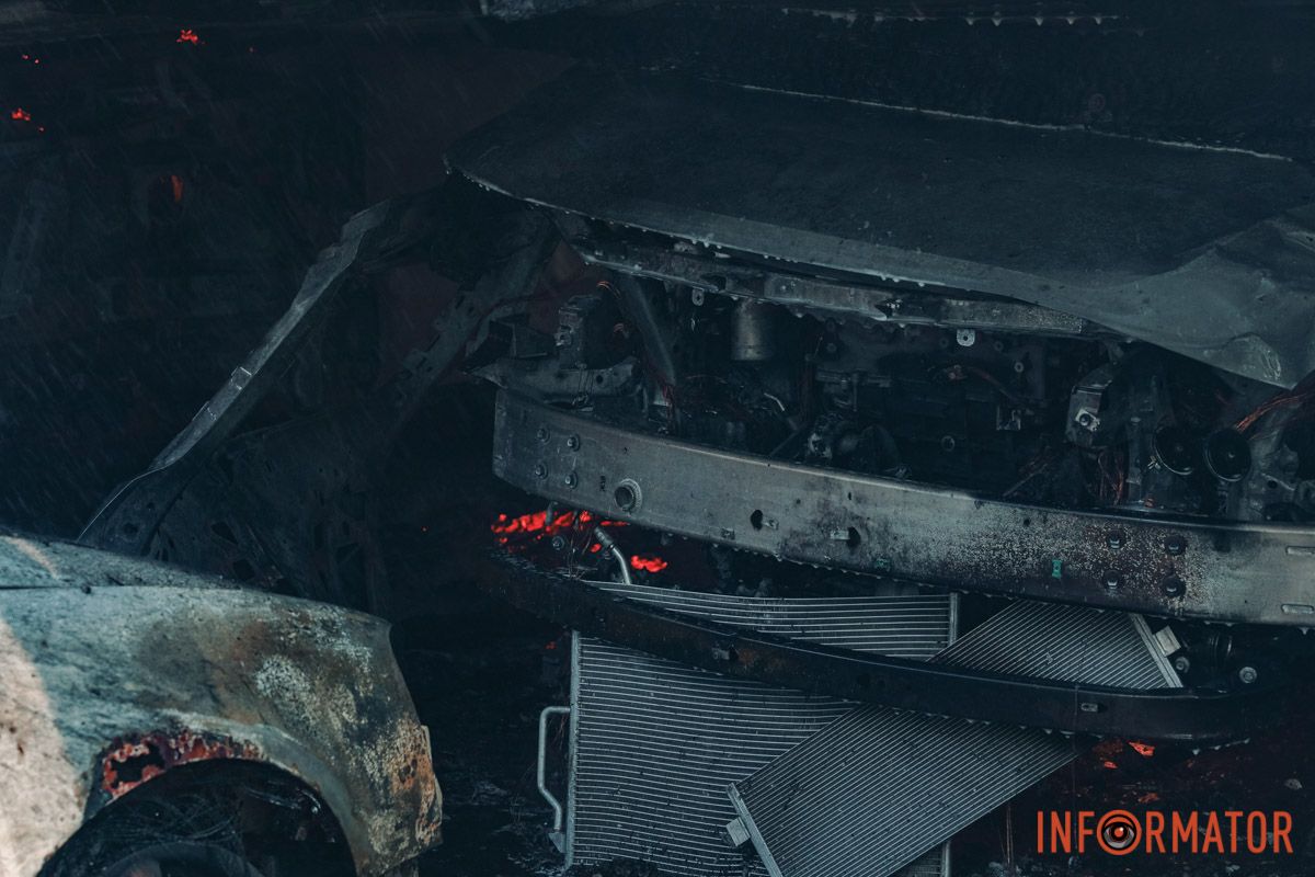 Сильное задымление над городом: в Днепре на Саксаганского горит СТО 13