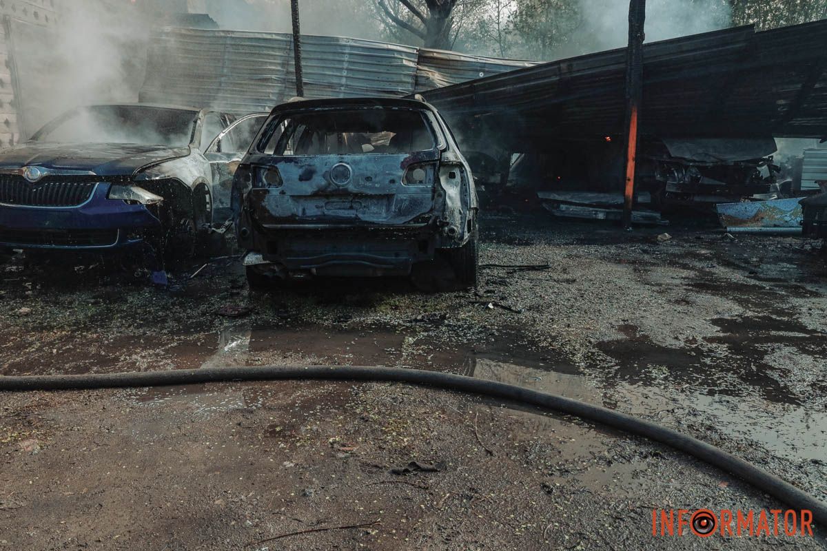 Сильное задымление над городом: в Днепре на Саксаганского горит СТО 14