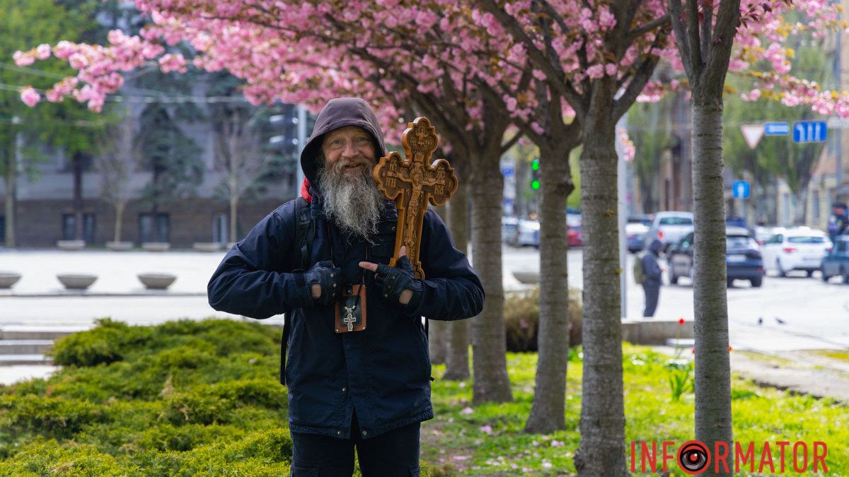 Ідеї для фотографій: де у Дніпрі ще розквітли алеї сакур та тюльпанів