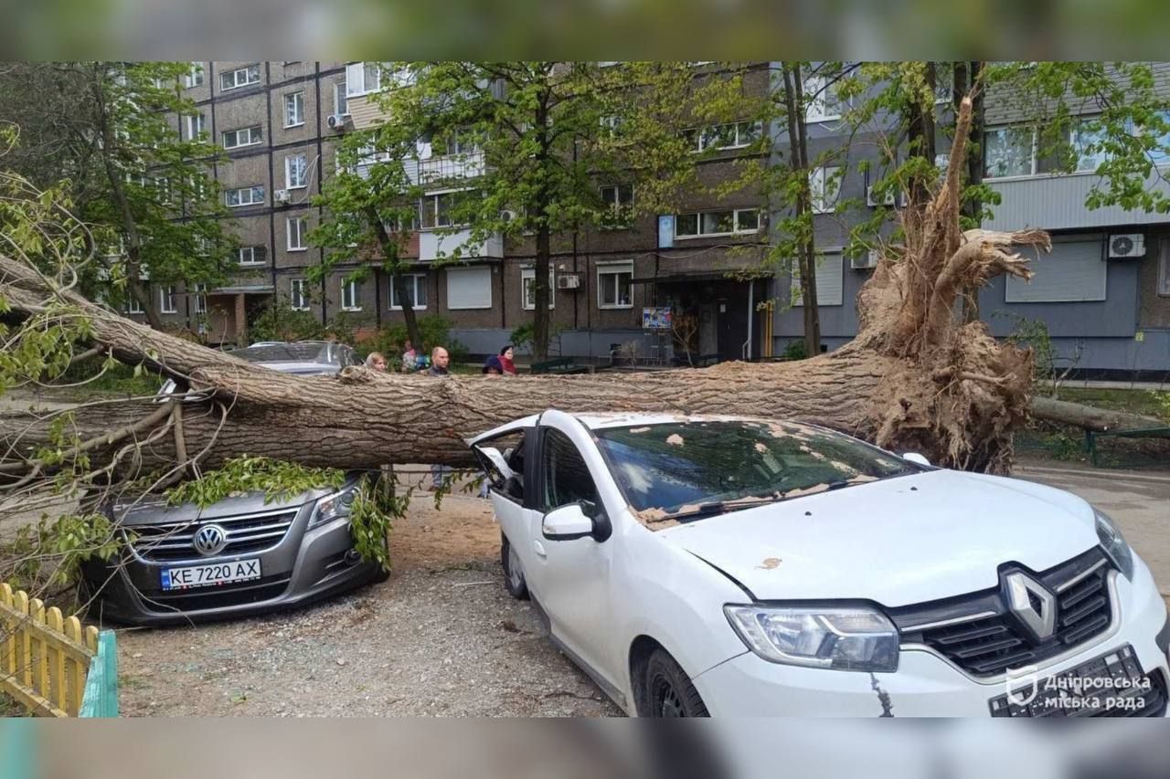 Вітер, який спостерігався 27 квітня, спричинив чимало шкоди