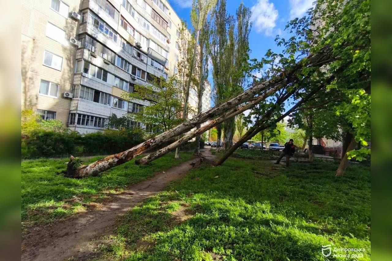 Для ліквідації наслідків задіяли 4 спеціалізовані бригади