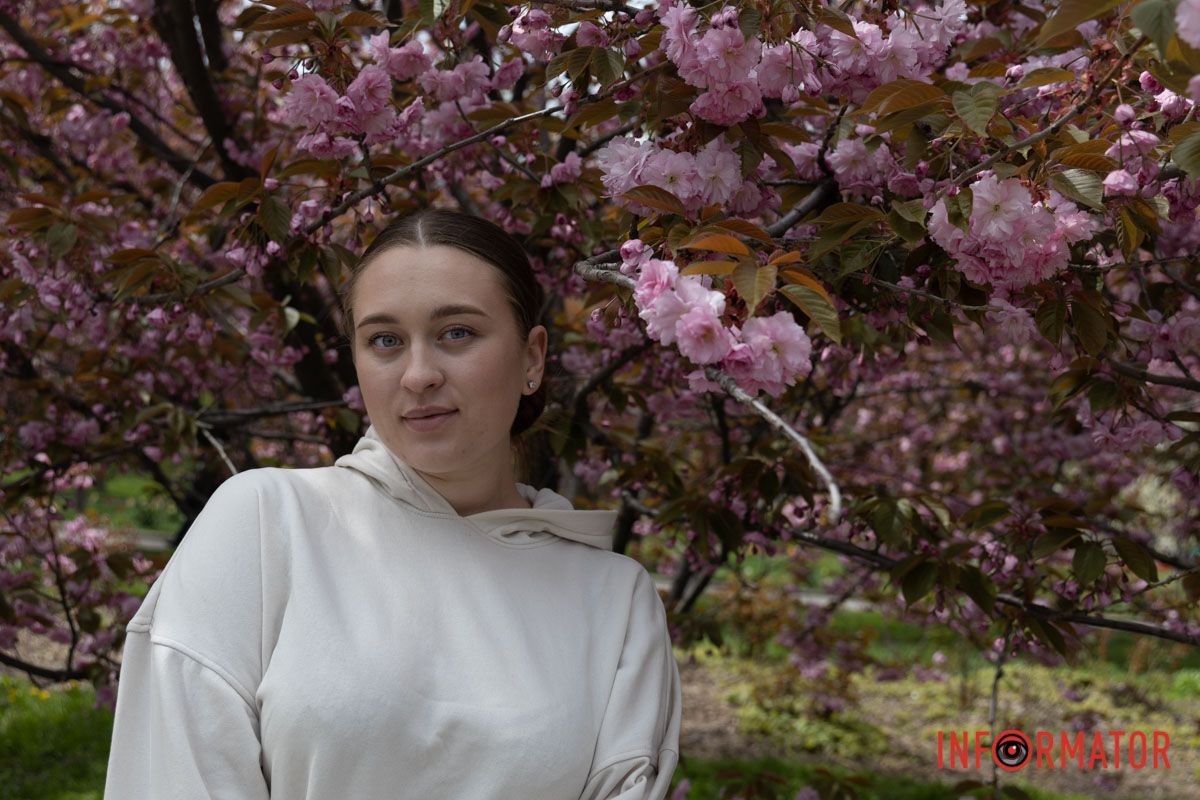 Чарівні відвідувачки локацій