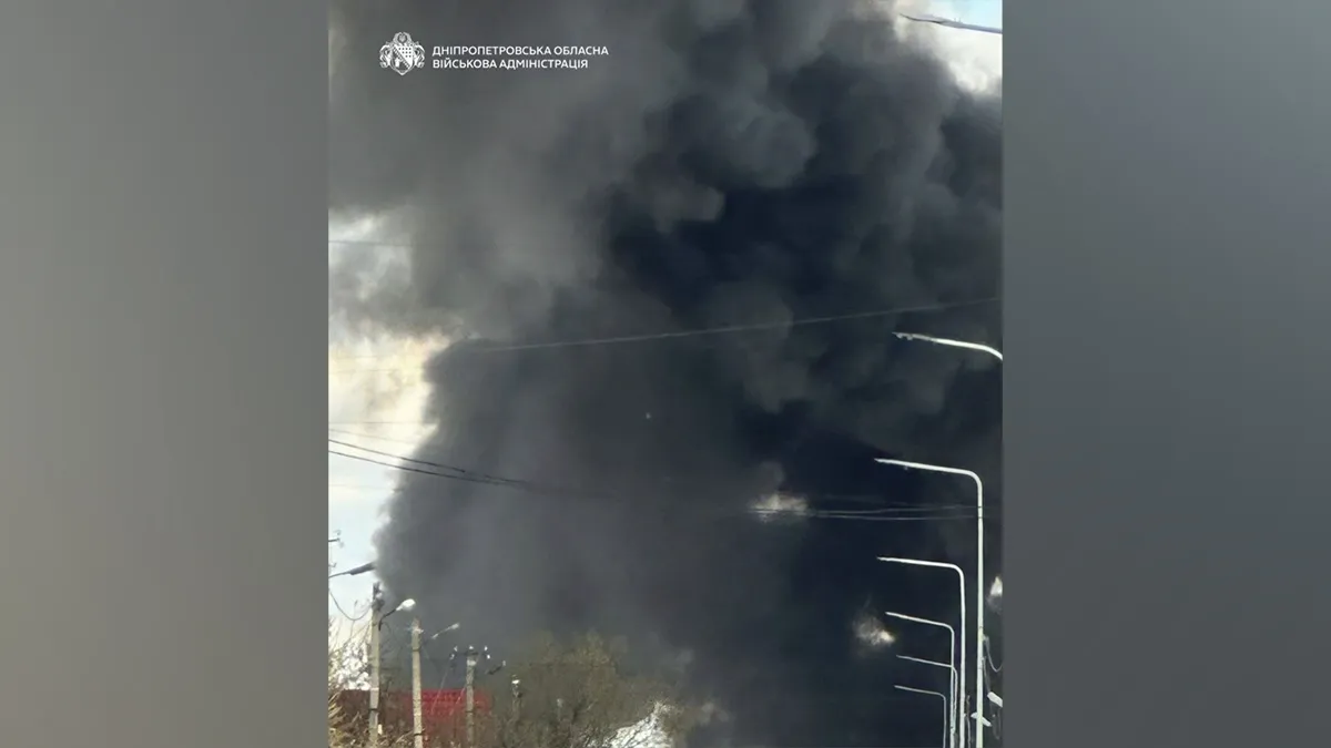 Атака ворожих БпЛА: у Дніпровському районі сталося займання