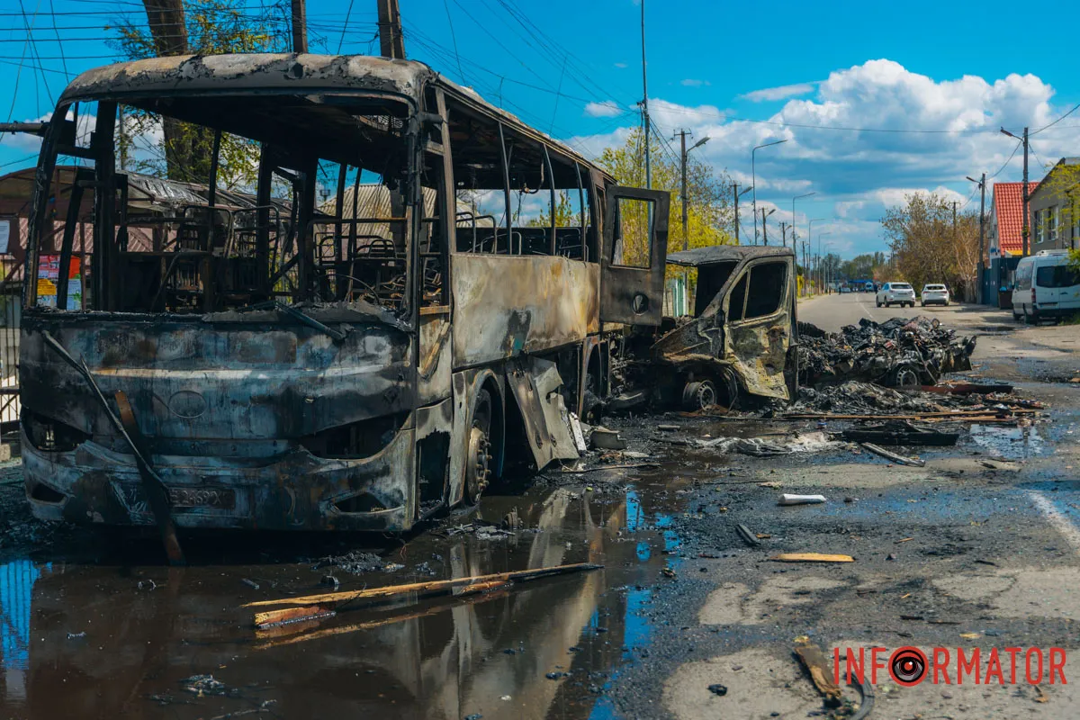 Как Днепровский район приходит в себя после дроновой атаки 30 апреля: фоторепортаж Информатора 2