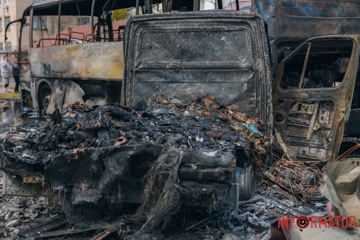 Как Днепровский район приходит в себя после дроновой атаки 30 апреля: фоторепортаж Информатора 3