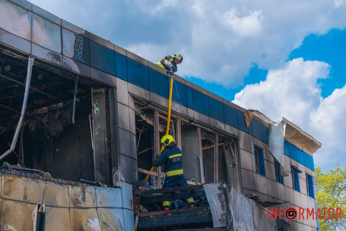 Как Днепровский район приходит в себя после дроновой атаки 30 апреля: фоторепортаж Информатора 5