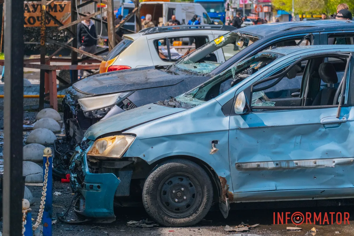 Как Днепровский район приходит в себя после дроновой атаки 30 апреля: фоторепортаж Информатора 7