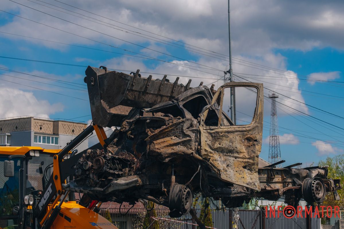 Как Днепровский район приходит в себя после дроновой атаки 30 апреля: фоторепортаж Информатора 14