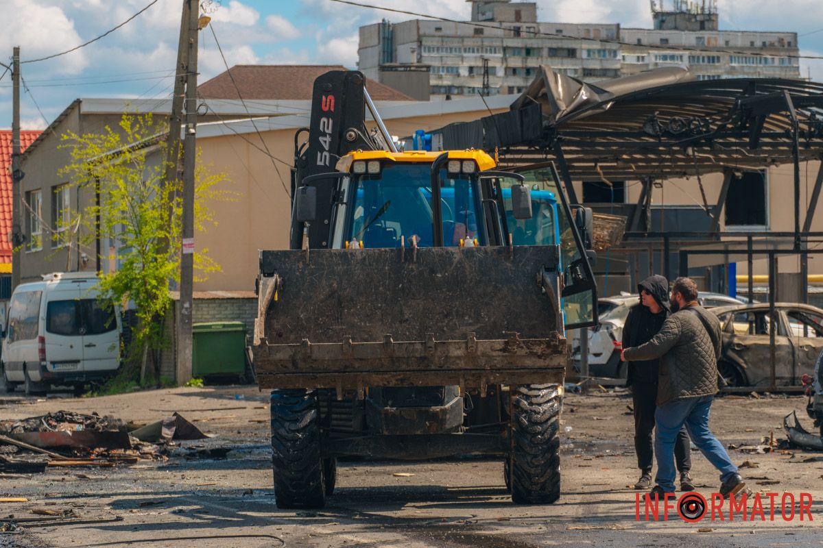 Как Днепровский район приходит в себя после дроновой атаки 30 апреля: фоторепортаж Информатора 19