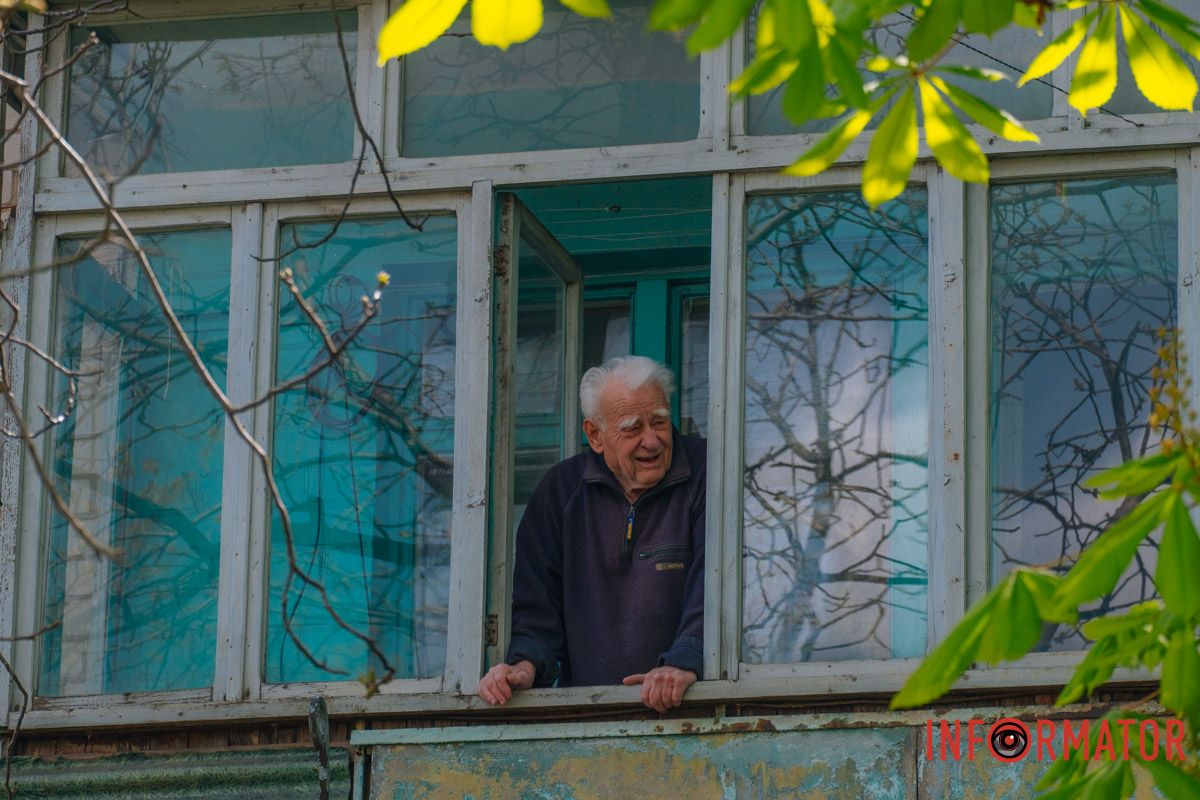 Как Днепровский район приходит в себя после дроновой атаки 30 апреля: фоторепортаж Информатора 36