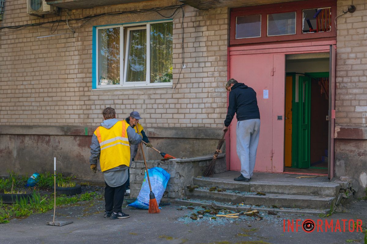 Как Днепровский район приходит в себя после дроновой атаки 30 апреля: фоторепортаж Информатора 35
