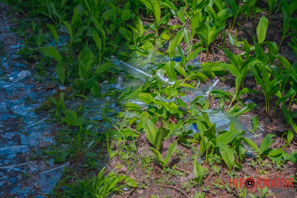 Как Днепровский район приходит в себя после дроновой атаки 30 апреля: фоторепортаж Информатора 43