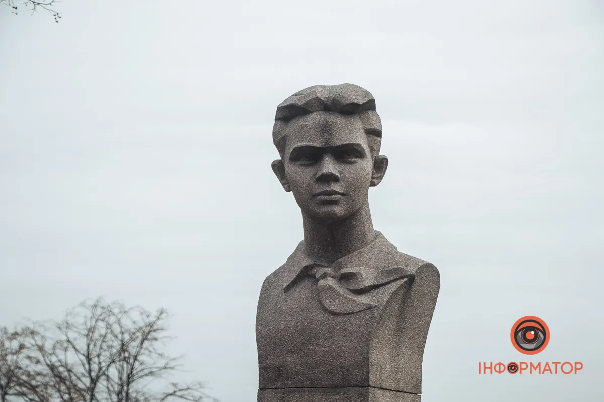 Так виглядав пам'ятник Володі Дубініну