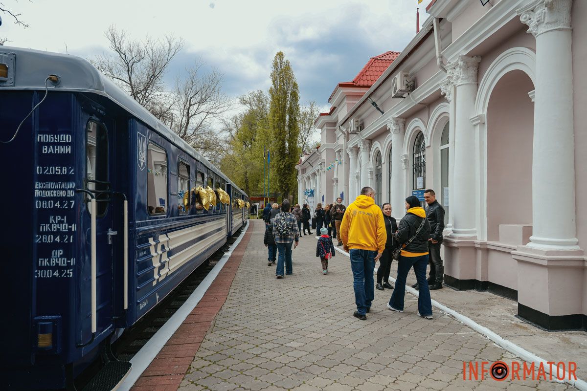 Детская железная дорога в Днепре снова принимает пассажиров