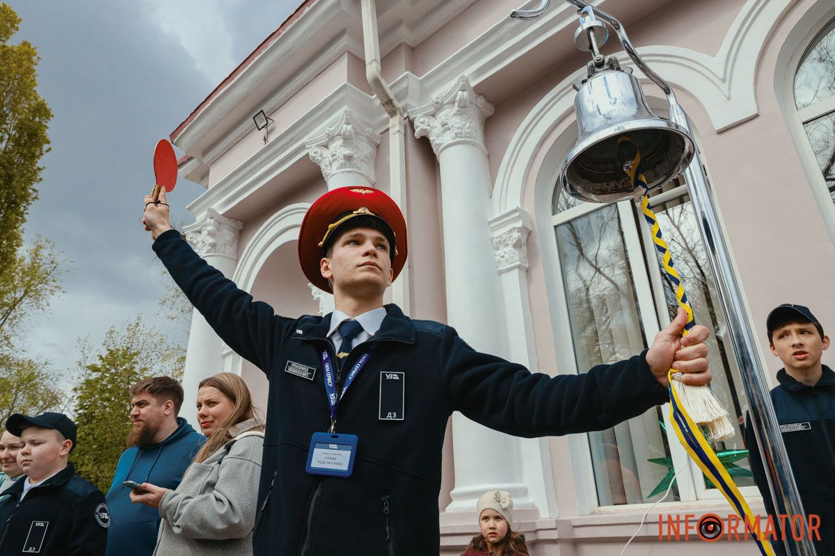 Детство, двигающееся по рельсам