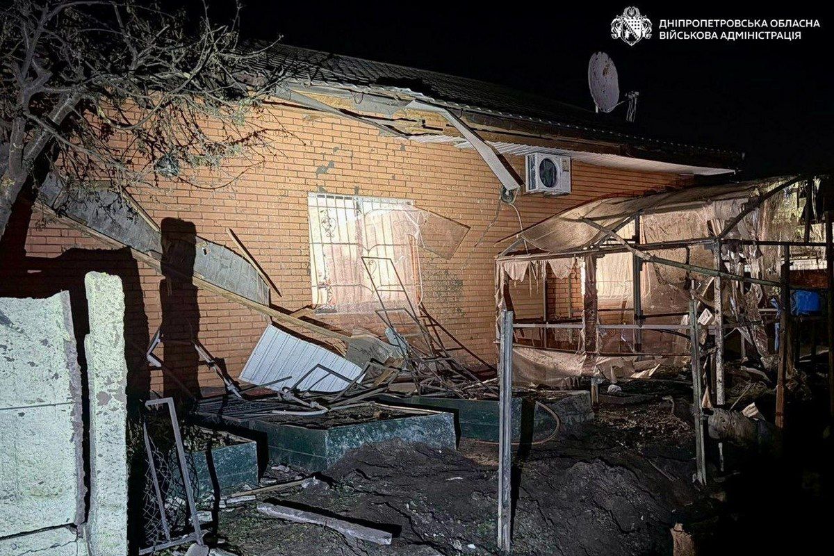Побиті будинки та об'єкти інфраструктури: що відомо про наслідки ворожої атаки по Дніпру та району 2