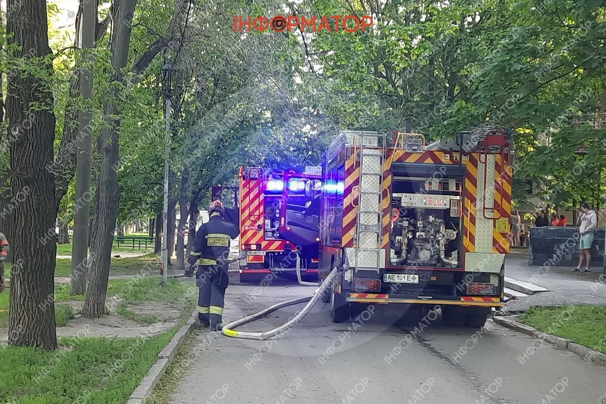 У Дніпрі у ДІІТ горіли машини: містяни чули вибух перед цим 9