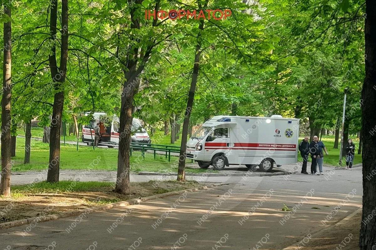 У Дніпрі у ДІІТ горіли машини: містяни чули вибух перед цим 10