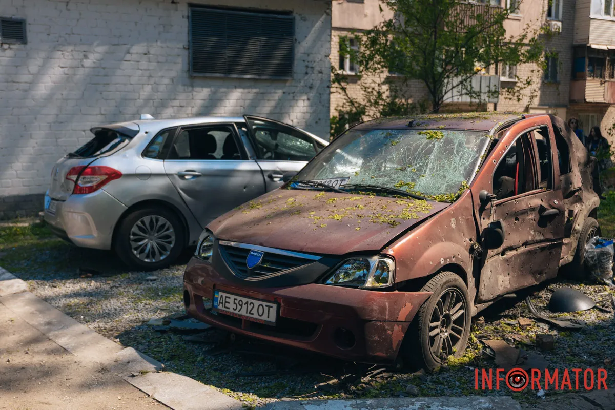 Понівечені авто після пожежі