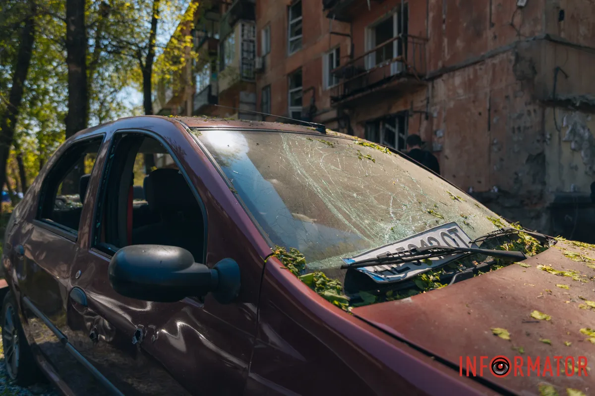 Удар викликав загоряння двох автівок