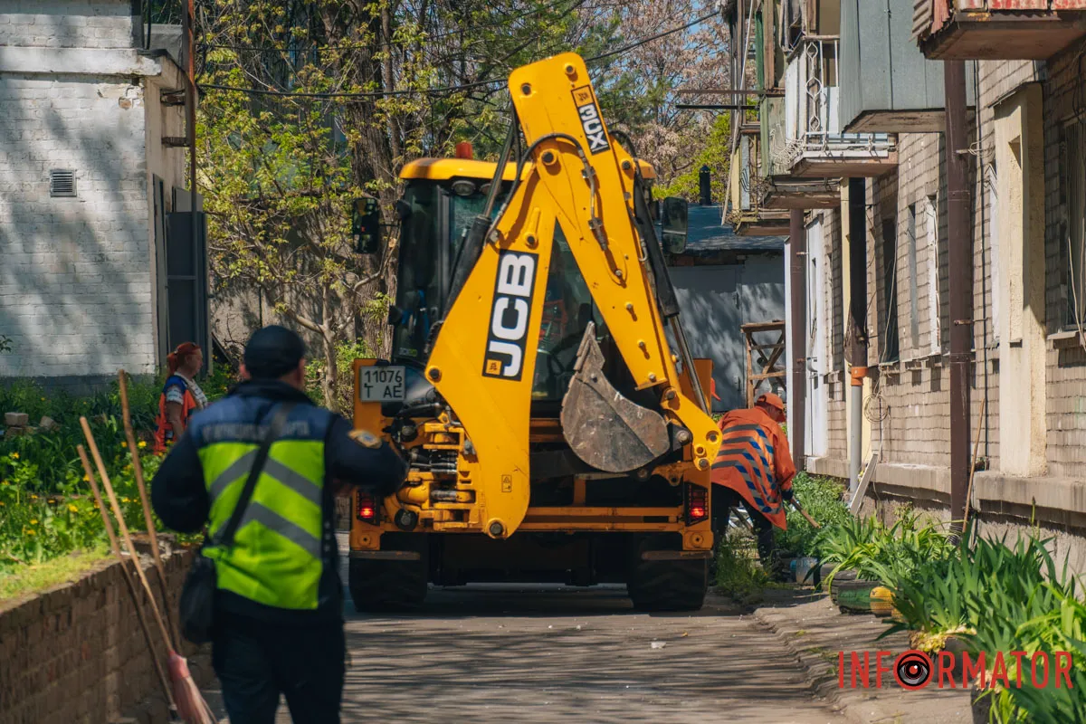 Наші оператори зафіксували роботу над ліквідацією потрощених вікон