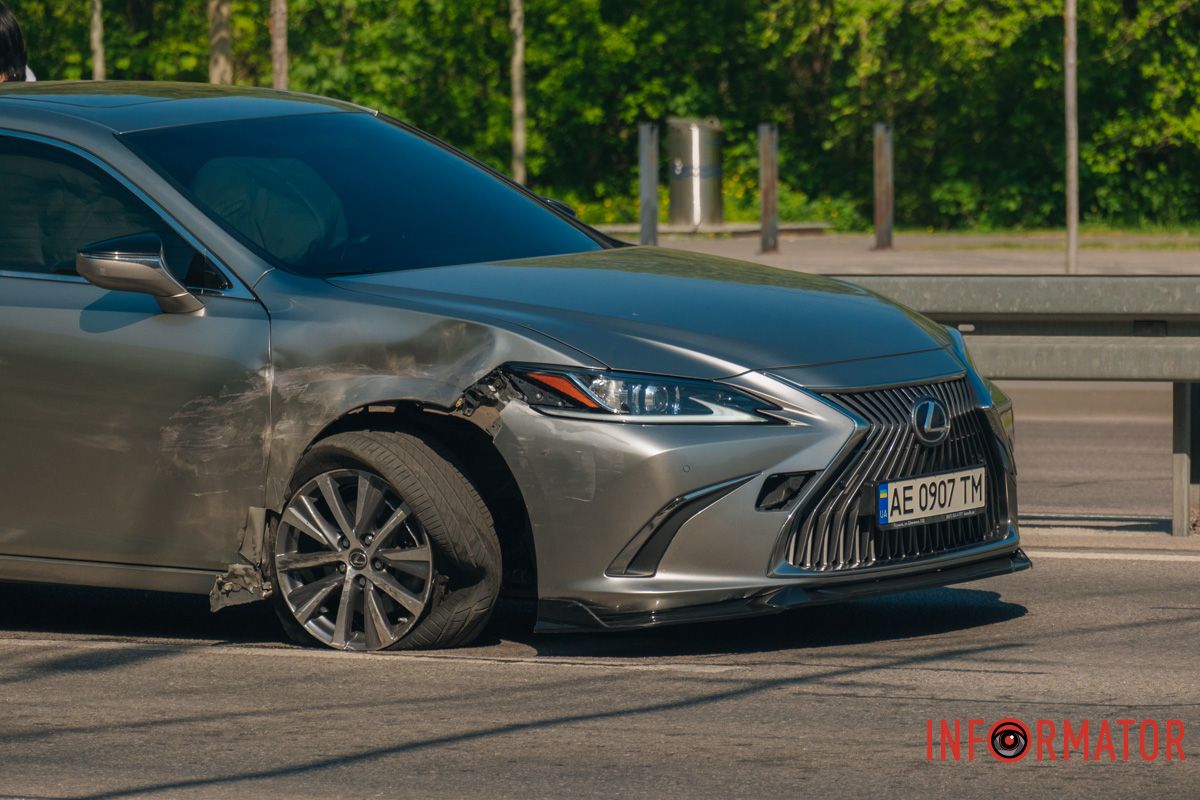 Там зіштовхнулись чотири автівки