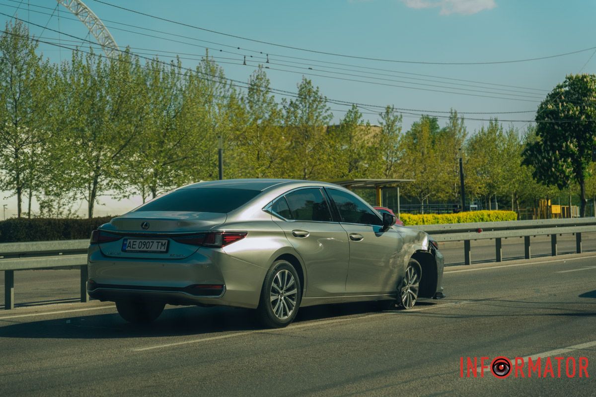 Автівки рознесло по різним смугам після аварії