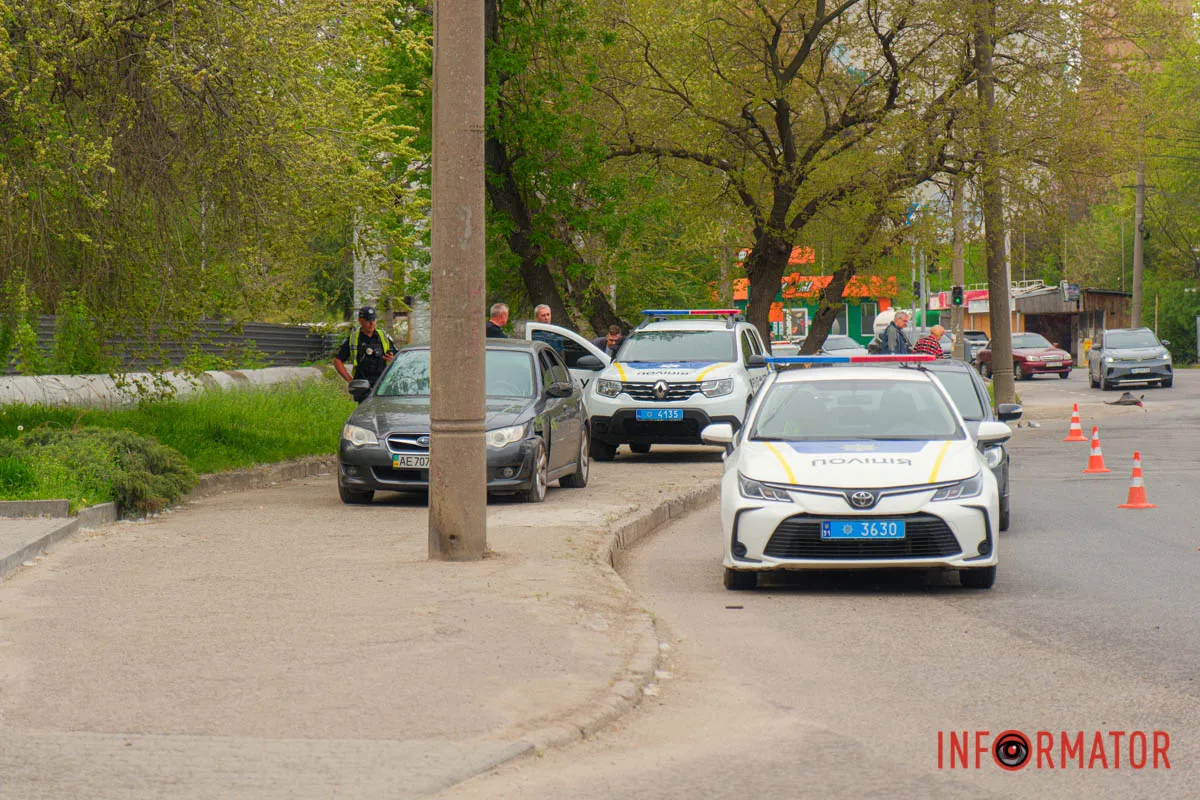 У Дніпрі на Космічній сталась аварія з автобусом та двома легковиками 11