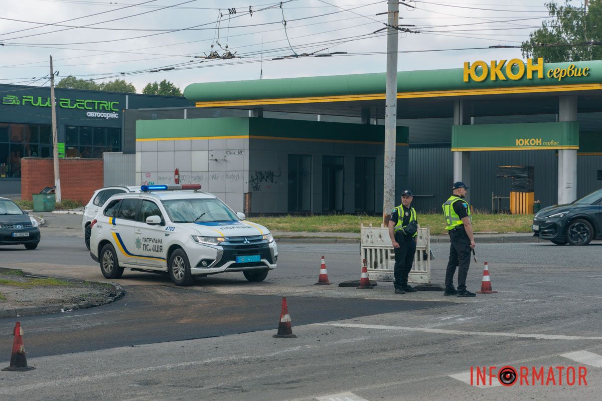 На перехресті вулиць Калинової та вулиці Янтарної у Дніпрі тимчасово звузили рух транспорту