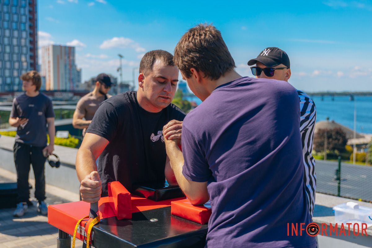 Штанги, армреслінг і збір для військових: у Дніпрі провели спортивний фестиваль 6