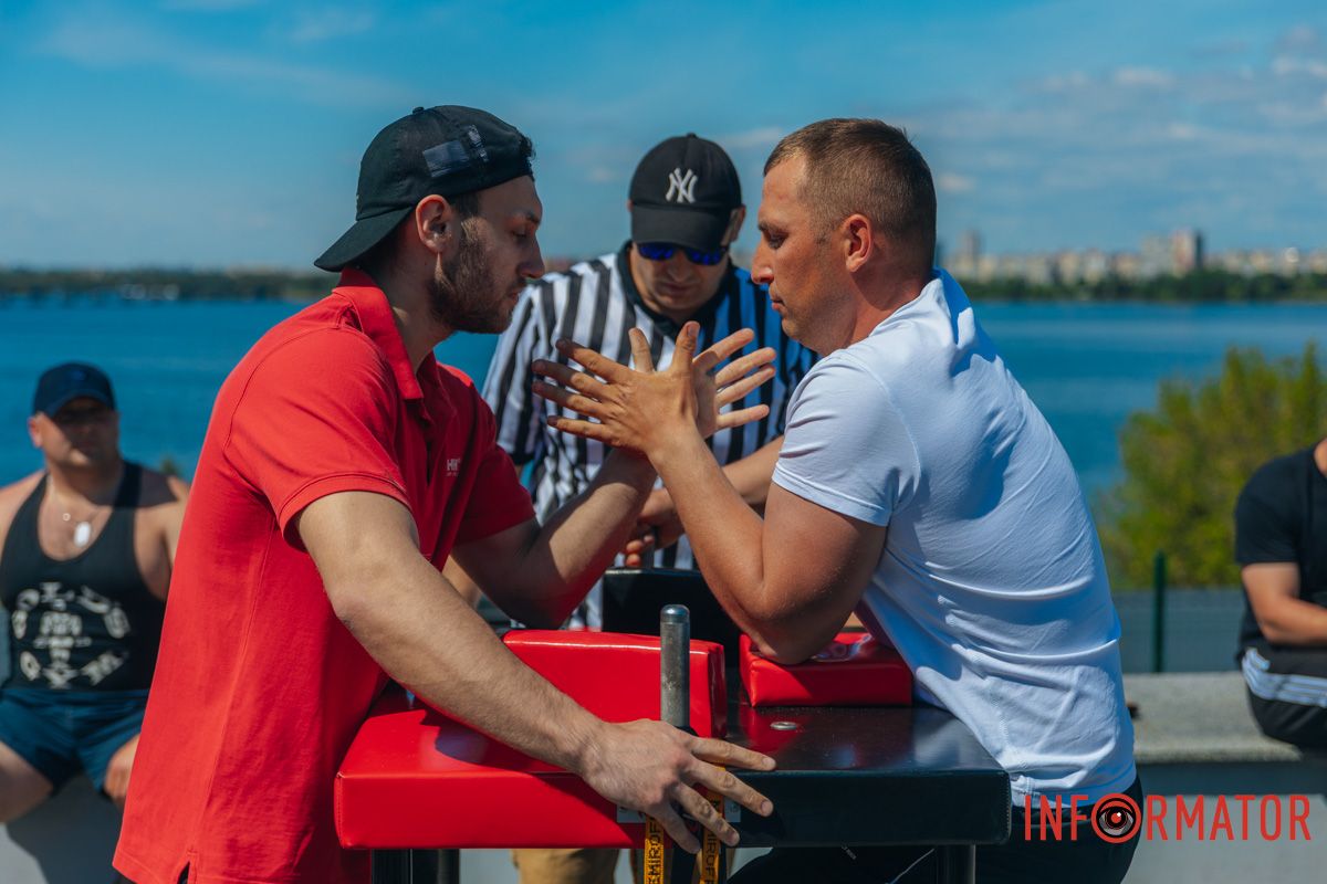 Штанги, армреслінг і збір для військових: у Дніпрі провели спортивний фестиваль 10