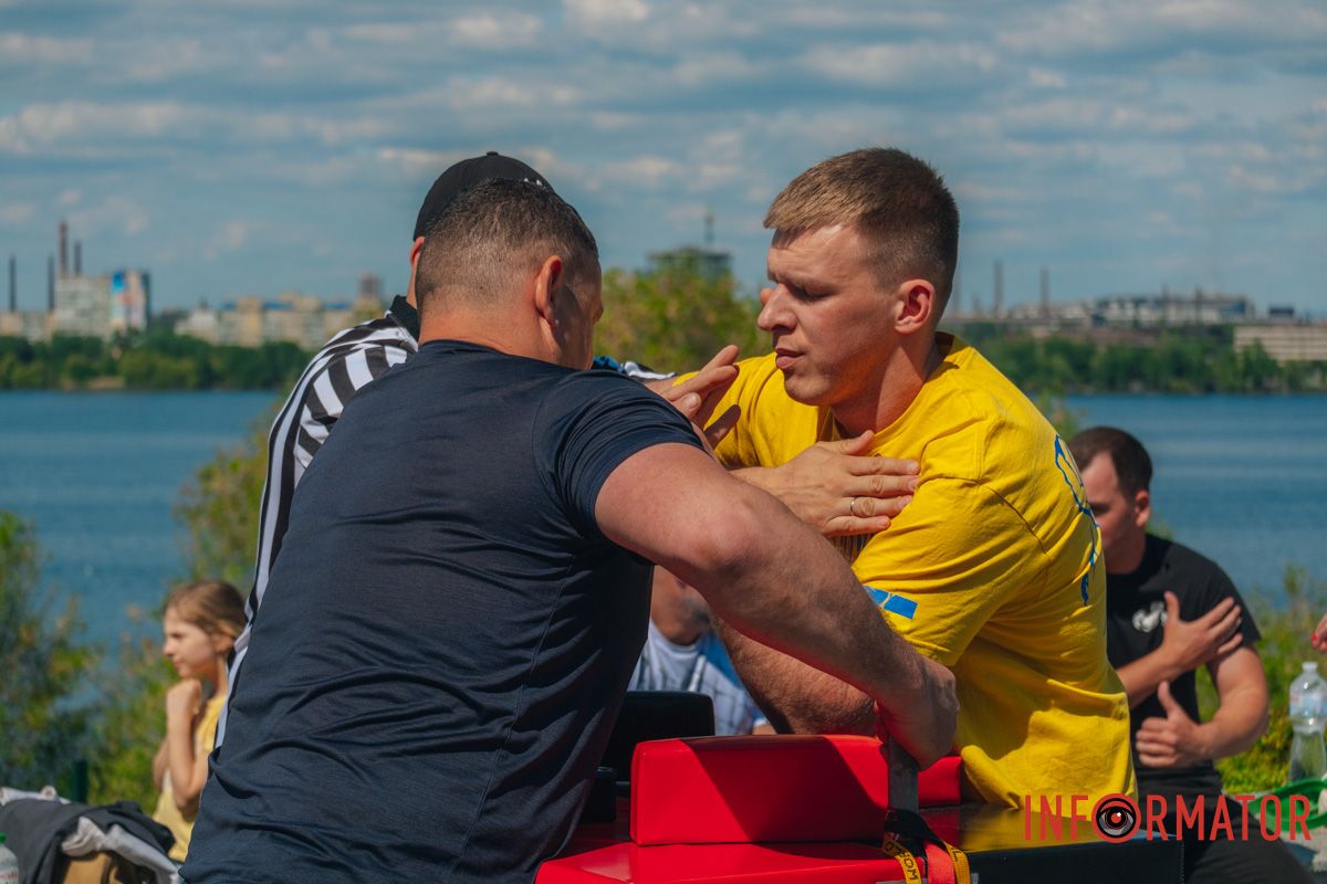 Штанги, армреслінг і збір для військових: у Дніпрі провели спортивний фестиваль 27