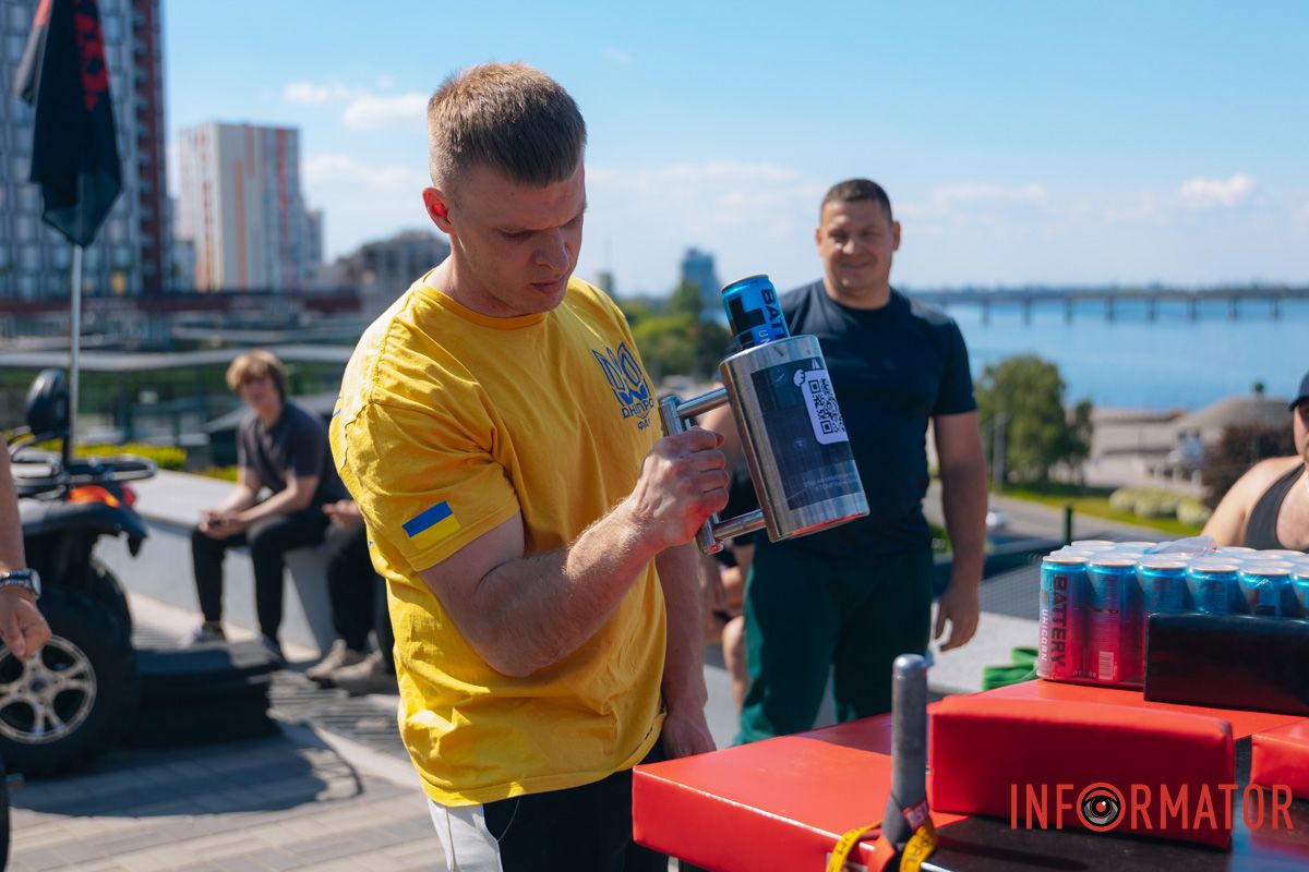 Штанги, армреслінг і збір для військових: у Дніпрі провели спортивний фестиваль 46